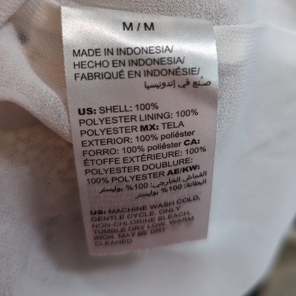 WHBM Snake Print Off the Shoulder Blouse Sz M - Picture 8 of 8